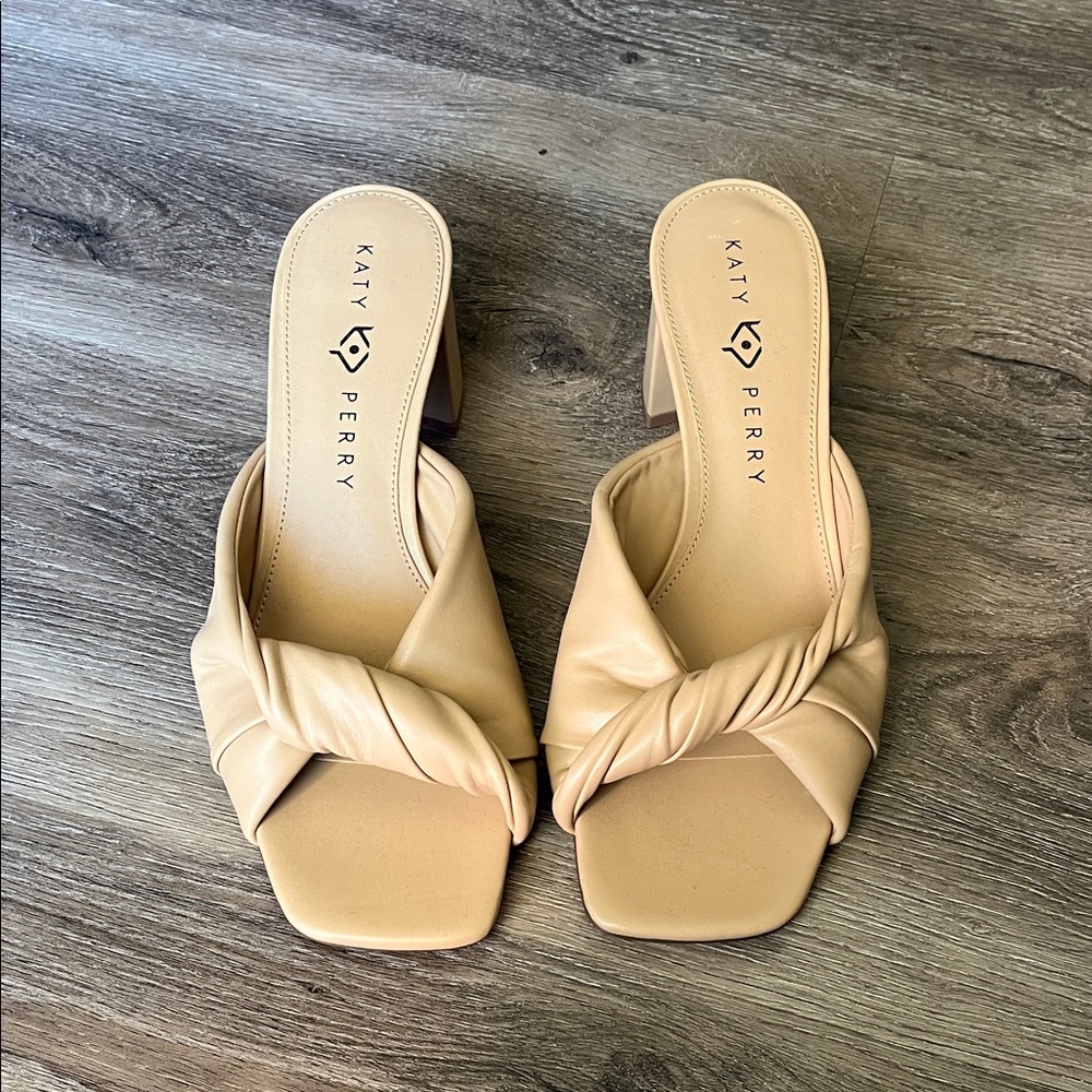 Katy Perry Collections Tan Twist Mules